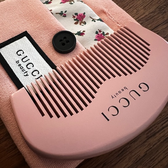NEW Gucci Beauty Comb Flora with Pouch Pink GWP - Picture 5 of 6